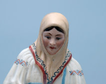 Статуэтка «Крестьянка, отбеливающая холст», фарфор, бисквит, Вербилки, 1920-е