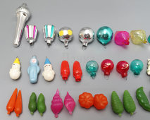 Маленькие елочные игрушки в наборе «Елочные украшения «Малютка», стекло, пластмасса, Москва, 1970-80 гг.