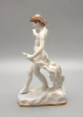 Статуэтка «Девочка, входящая в воду» (У ручья), скульптор Гатилова Е. И., Дулево, 1970-80 гг.