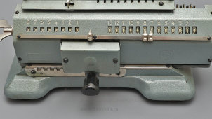 Советский рычажный арифмометр с ручным приводом «Феликс М ВРH-3», 1970-е