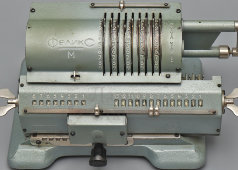 Советский рычажный арифмометр с ручным приводом «Феликс М ВРH-3», 1970-е