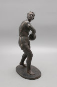 Спортивная чугунная скульптура «Волейболистка», скульптор П. Е. Беленьков, СССР, 1950-60 гг.