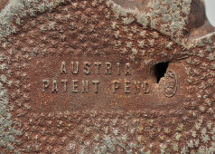 Антикварная настольная зажигалка «Слон», шпиатр, Австрия, 19 в.