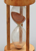 Винтажные песочные часы на 5 минут, дерево, стекло, КЛП, СССР, 1950-60 гг.