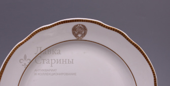 Тарелка большая плоская из Кремлевского сервиза, Дулево, 1950-е