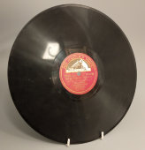 Старинная пластинка: Geeta Dutt / Asha Bhosle (песни на индийском) . His Master's Voice. 1950-е