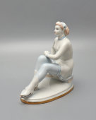 Статуэтка «Фигуристка-физкультурница», скульптор Е. А. Гендельман, ЛФЗ, 1950-60 гг.