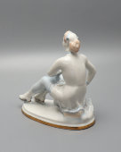 Статуэтка «Фигуристка-физкультурница», скульптор Е. А. Гендельман, ЛФЗ, 1950-60 гг.