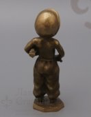 Скульптура «Мальчик с кораблем»