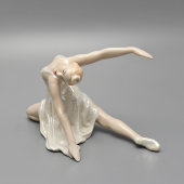 Статуэтка «Балерина Н. М. Дудинская в партии Сюимбике в балете «Шурале», скульптор В. И. Сычев, ЛЗФИ, 1956-67 гг.