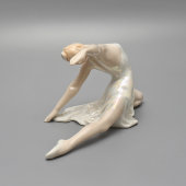 Статуэтка «Балерина Н. М. Дудинская в партии Сюимбике в балете «Шурале», скульптор В. И. Сычев, ЛЗФИ, 1956-67 гг.