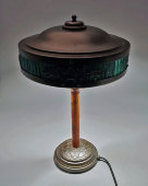 Кабинетная настольная лампа «Наркомовская» (Сталинская) на деревянной ножке с накладками серп и молот, СССР, 1930-40 гг.