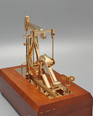 Заводной музыкальный сувенир «Нефтяная вышка», дерево, металл с напылением, Европа, 2000-2010 гг.