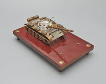 Масштабная модель-макет танка Т-62, подарок советскому военному, латунь, стекло, СССР, 1960-е