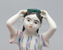 Статуэтка «Маленькая узбечка», скульптор Столбова Г. С., фарфор, ЛФЗ, 1950-60 гг.