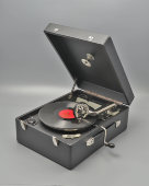 Винтажный европейский патефон «Supralion», модель KP-05, фирма Supraphon, Чехословакия, 1950-е