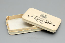 Коробочка из-под лекарства, Сухаревская аптека, А. К. Довнарович, Москва, 1910-е