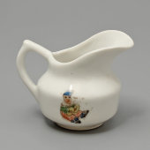 Фарфоровая детская посудка: чайный сервиз «Детство», Песочное, 1946-51 гг.