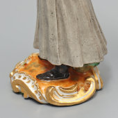 Антикварная статуэтка «Разносчик», фарфор Гарднер, 1800-1830 гг.
