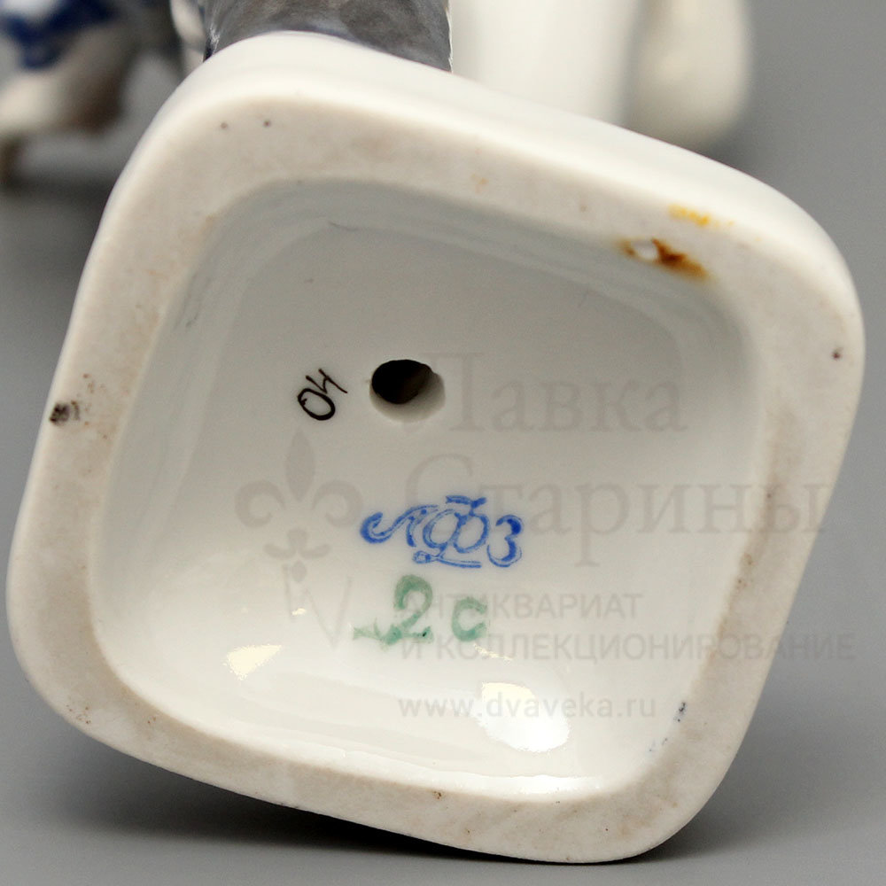 Купить статуэтку ЛФЗ «Купальщица» в желтом купальнике , скульптор ...