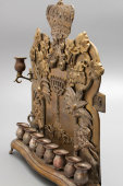 Старинный  ханукальный светильник (ханукия, иудаика) с изображением меноры, фирма братьев Бух, Польша, сер. 19 в.