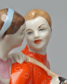 Статуэтка «Уральская кадриль», скульптор Малышева Н. А., фарфор Дулево, 1963 г.