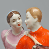 Статуэтка «Уральская кадриль», скульптор Малышева Н. А., фарфор Дулево, 1963 г.