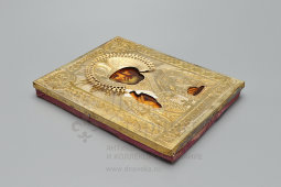 Старинная икона в латунном окладе и киоте «Святитель Николай Чудотворец», Россия, кон. 19, нач. 20 вв.