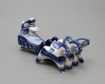 Фарфоровая статуэтка «Тройка», скульптор Азарова Л. П., Гжель, 1980-90 гг.