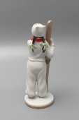 Фигурка «Девочка с лыжами» (Лыжница), скульптор Г. С. Столбова, фарфор ЛФЗ, 1950-60 гг.