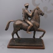 Скульптура «Пограничник на коне»