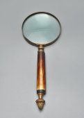 Большая старинная лупа, увеличительное стекло с ручкой из полированного дерева и набалдашником в виде плодового ореха, Европа, нач. 20 в.