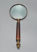 Большая старинная лупа, увеличительное стекло с ручкой из полированного дерева и набалдашником в виде плодового ореха, Европа, нач. 20 в.