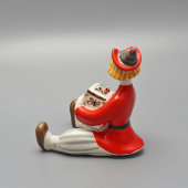 Статуэтка «Иванушка-дурачок с ларцом» по мотивам сказки П. П. Ершова «Конек-Горбунок», скульптор Щербина В. И., фарфор, Полонский ЗХК, 1956-73 гг.