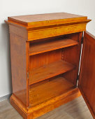 Старинный комод в стиле неоклассицизм, карельская береза, Россия, 1900-е