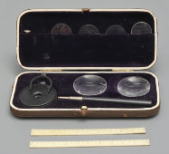 Старинный офтальмоскоп «Liebreich's Ophthalmoscope» в коробке с бархатом, Германия, кон. 19 в.
