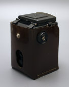 Советский среднеформатный двухобъективный зеркальный фотоаппарат «Любитель»