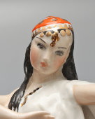 Статуэтка «Татарский танец», скульптор Бржезицкая А. Д., фарфор, Дулево, 1955 г.