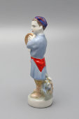 Статуэтка «Узбек с бубном» (Узбекский танец), скульптор Малышева Н. А., фарфор, Дулево, 1950-60 гг.