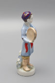Статуэтка «Узбек с бубном» (Узбекский танец), скульптор Малышева Н. А., фарфор, Дулево, 1950-60 гг.