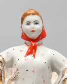 Карандашница, подставка для карандашей «Девушка со снопом» (Колхозница), скульптор Велихова С. Б., фарфор, ЛФЗ, 1950-е