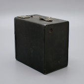 Коробочный фотоаппарат «Kodak SIX-16 Brownie Junior»