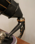 Антикварный граммофон с черной трубой, корпус из резного дерева, Россия, начало 20 века