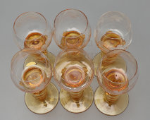 ​Набор винтажных бокалов для вина «Рёмеры» на ножках с янтарным оттенком, 6 штук, стекло, мануфактура Терезиенталь (Theresienthal), Германия, 1950-60 гг.