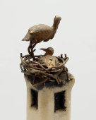 Маленькая статуэтка на подставке из камня «Гнездо с аистами», венская бронза, кон. 19 в.
