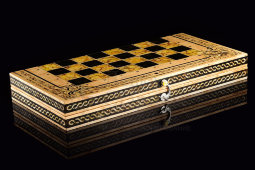 Подарочные шахматы «Арабески Тина», янтарь, карельская береза, мануфактура «Емельянов и сыновья»