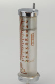 Комплект из 3-х многоразовых шприцов для подкожных инъекций с 5 иглами в металлическом футляре, Италия, 1920-40 гг.