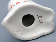 Статуэтка «Собака с бантом», авторский фарфор, СССР, 1960-е