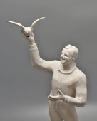 Агитационная скульптура «Юрий Гагарин с голубем мира», автор Котов И. К., бисквит, Южноуральский фарфоровый завод, 1970-е