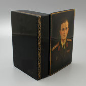 Лаковая шкатулка папье-маше «Полковник», художник Кривцова А. С., Палех, 1963 г.